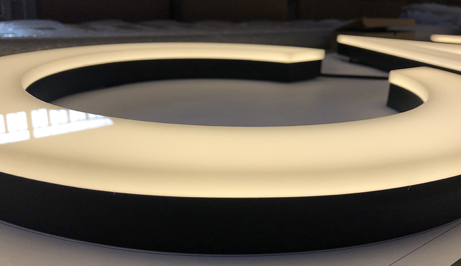 LED发光字光源光污染怎么避免？